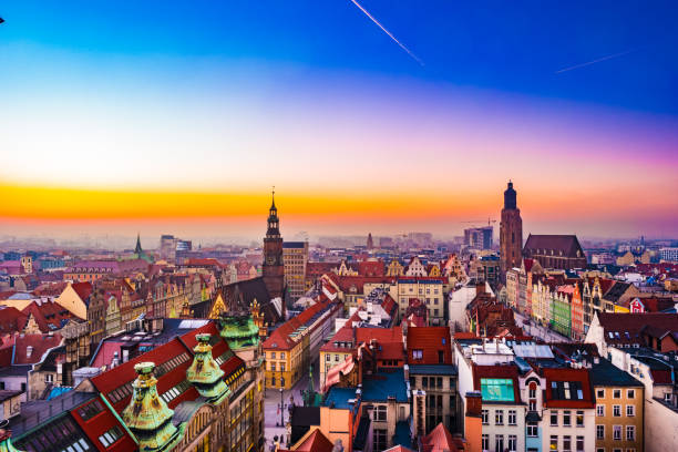 istock Panorama illuminated old town of Wroclaw at night 646760434