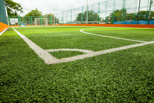 grama artificial campo de futebol - soccer soccer field artificial turf man made material - fotografias e filmes do acervo