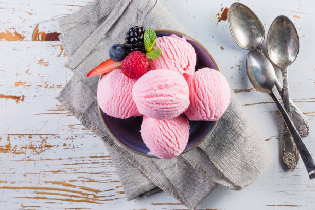 istock Berry ice cream with fresh fruits 646788402