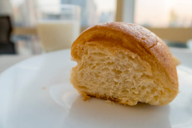 istock Inside details of a croissant close up 646844224
