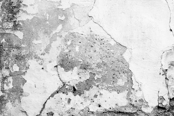 istock Wall fragment with scratches and cracks 646852594