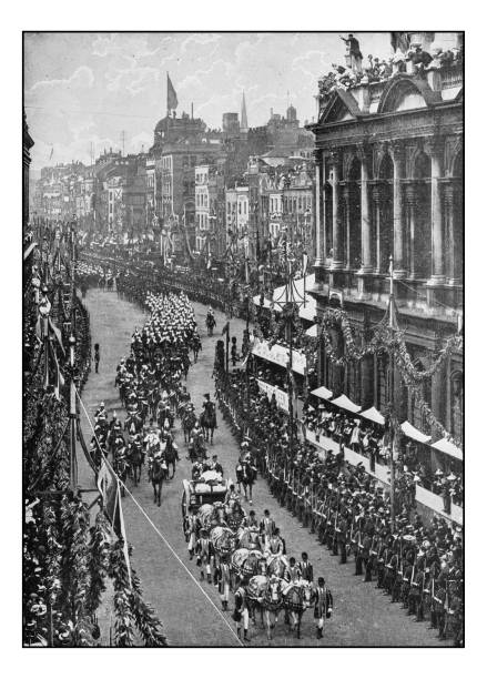 istock Antique London's photographs: Queen's carriage in the Strand 646872822