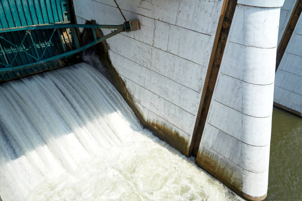 istock Dam stops the water flow of Mae Klong River 646887752