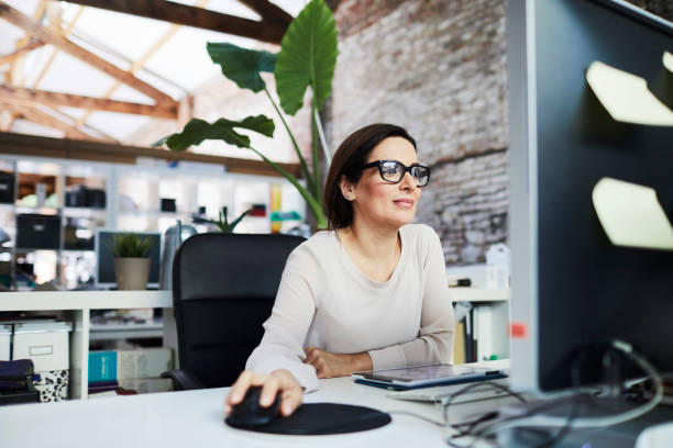 istock 161218 Small business, working at the office. 646930784