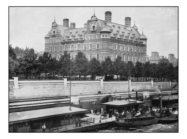 istock Antique London's photographs: New Scotland Yard 646965392