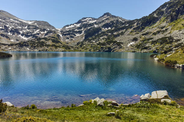 istock Demirkapiyski chukar peak and Popovo lake, Pirin Mountain 647001032