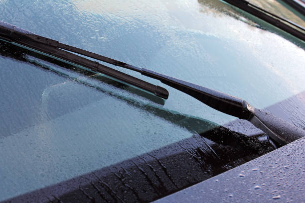 istock Rainy weather in road traffic 647018672