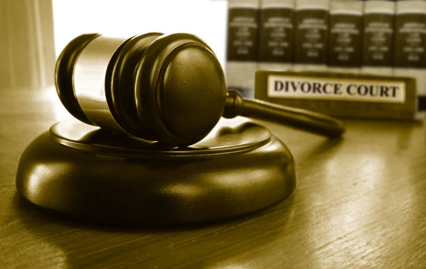 istock Divorce Court and gavel 647096900