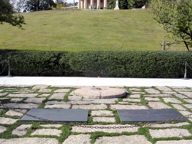 istock Arlington Cemetery John and Jacqueline Kennedy Grave October 2004 647445090