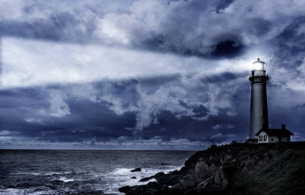 faro pt. de paloma en la noche - pigeon point lighthouse fotografías e imágenes de stock