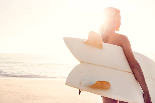 estilo de vida de praia - surfboard fin imagens e fotografias de stock