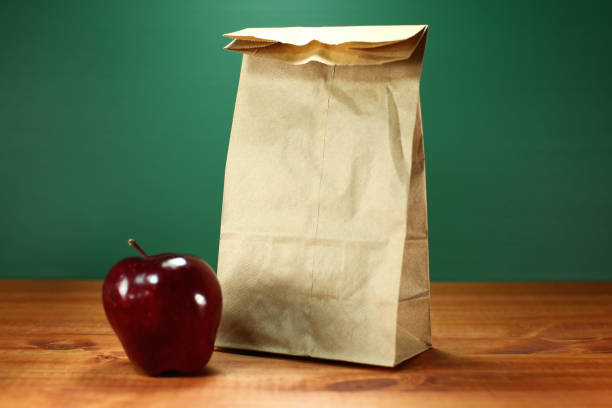 istock A Back to School Lunch Sack and Apple 647473638