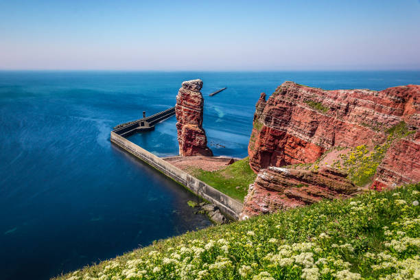 Rock formation Lange Anna The Lange Anna on the island Helgoland helgoland stock pictures, royalty-free photos & images