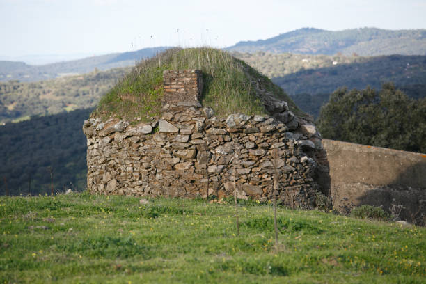 istock Round house of shepherds. Spain 647636712