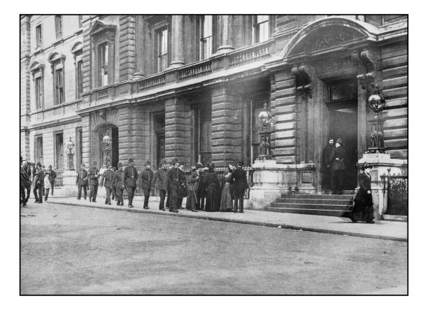 istock Antique London's photographs: Metropolitan Policemen going on duty 647669932