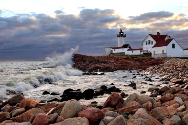 orient point lighthouse, gloucester, massachusetts - cape ann photos et images de collection