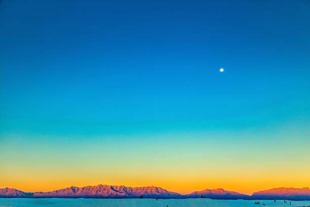 amanecer de arenas blancas - monumento nacional de white sands fotografías e imágenes de stock