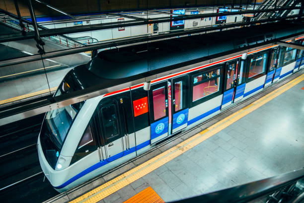 madrid underground - commuter business station agility imagens e fotografias de stock