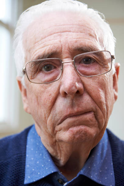 portrait of senior man schlaganfall - lähmung stock-fotos und bilder