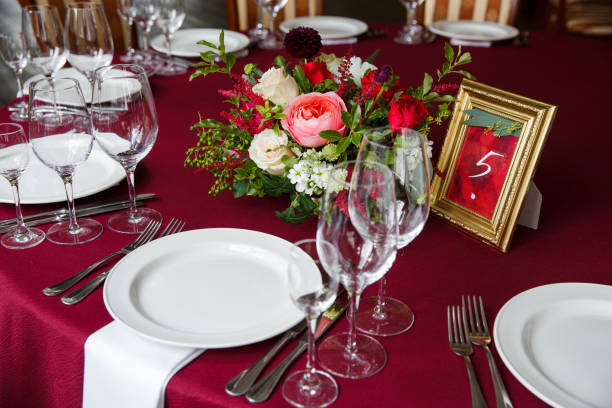 istock red wine flower arrangement 647714860