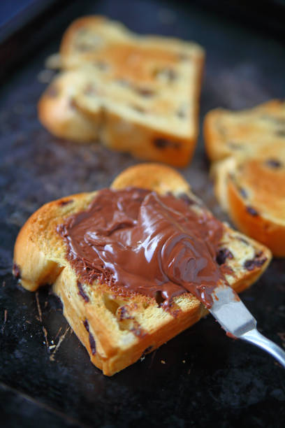 Brioche slices with chocolate spread
