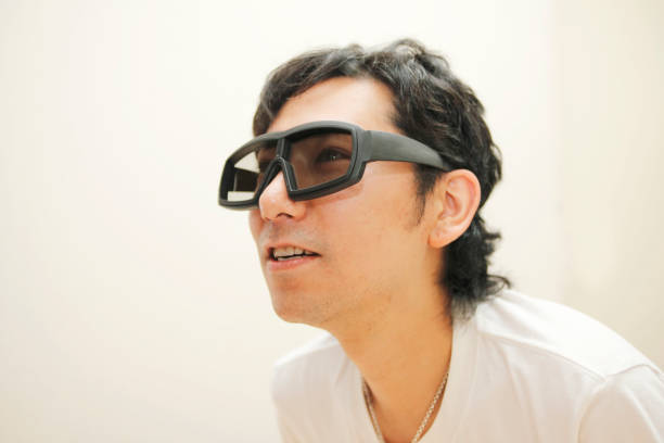 3 young Japanese men who wear glasses