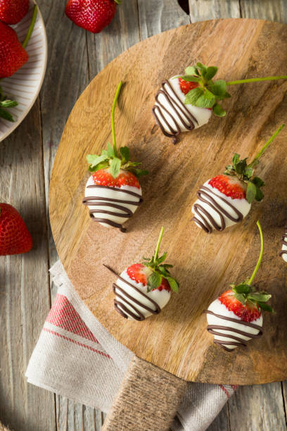 istock Homemade White Chocolate Covered Strawberries 647794240