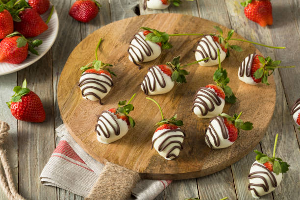 istock Homemade White Chocolate Covered Strawberries 647798178