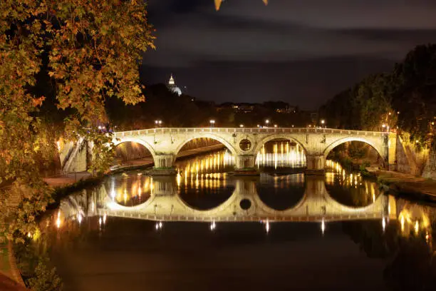 Photo of Ponte Sisto across River Tiber, Rome