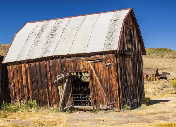istock Vintage Wood Barn Building 647868700