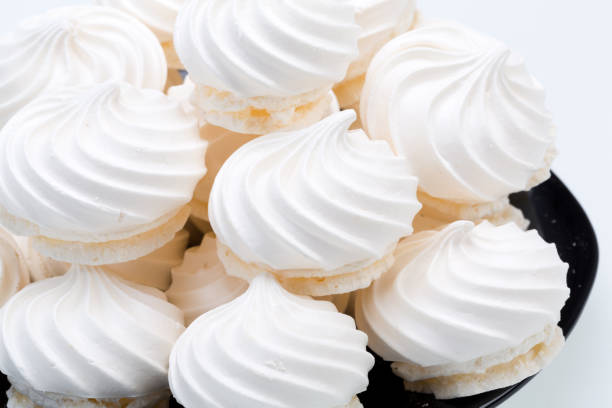 istock French vanilla meringue cookies 647991096