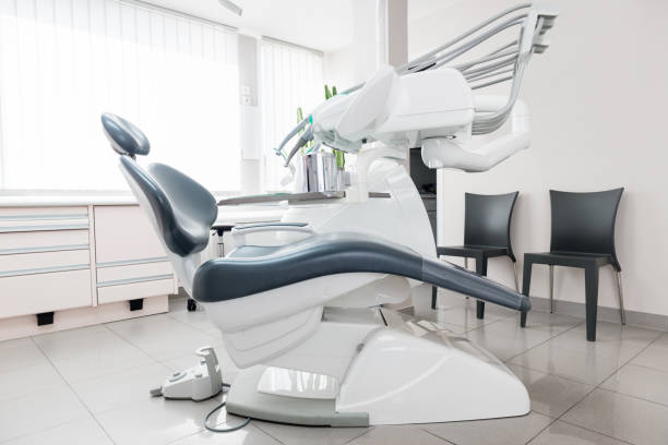stomatologic cabinet - dentists chair immagine foto e immagini stock