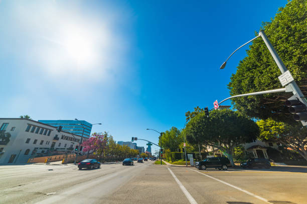 istock Crossroad in Rodeo Drive 648161770