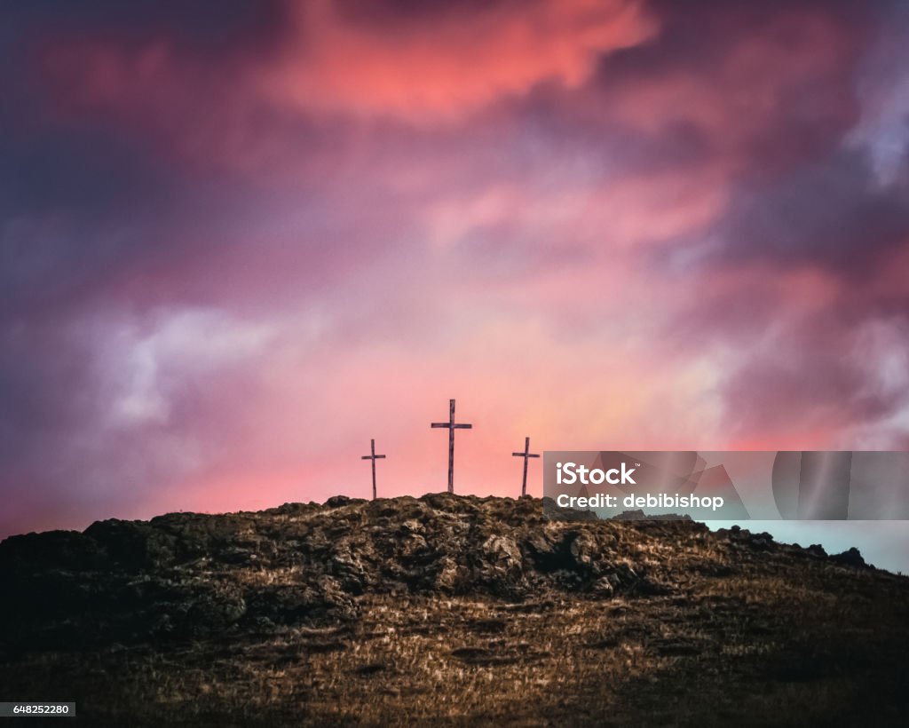Ba Cây Thánh Giá Trên Một Ngọn Đồi Đá Hình ảnh Sẵn có - Tải xuống ...
