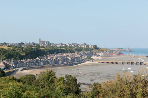 istock Overlooking the beach and town St.Malo 648349150