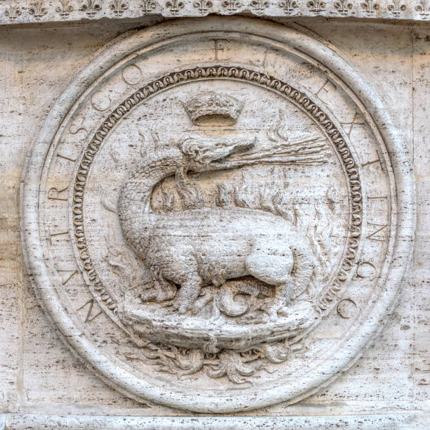 istock Sculpture of a salamander within a circle 648390902