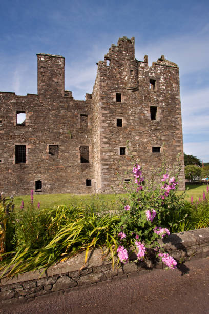 kirkcudbright, dumfries and galloway, scozia - 20 luglio 2013: maclellan's castle - dumfries and galloway foto e immagini stock