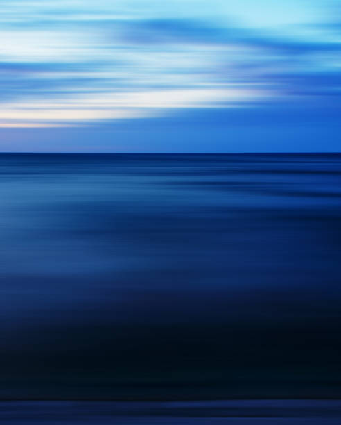 istock Aqua pale sunset blur abstraction 648525098