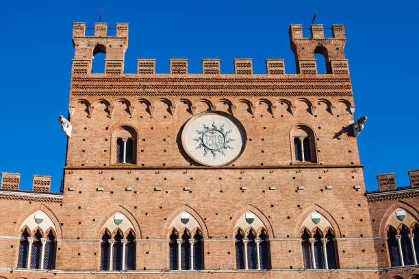 istock Siena town hall at sunset 648585338