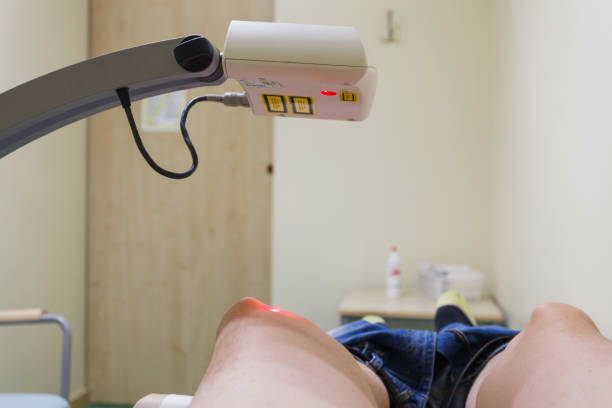istock Knee laser rehabilitation 648595056