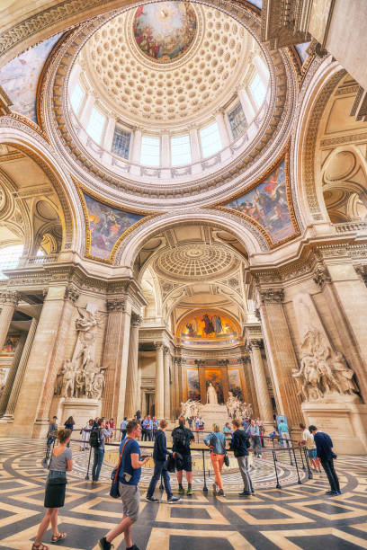 im inneren des französischen mausoleums für große menschen von frankreich - das pantheon in paris. - pantheon paris paris france france europe stock-fotos und bilder