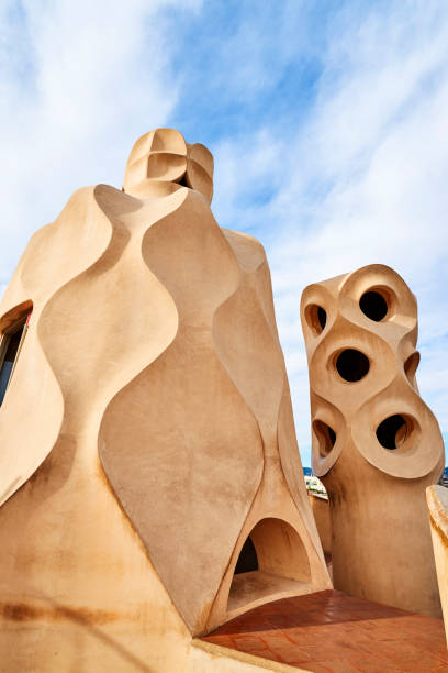 casa mila rooftop - barcelona la pedrera spain catalonia foto e immagini stock