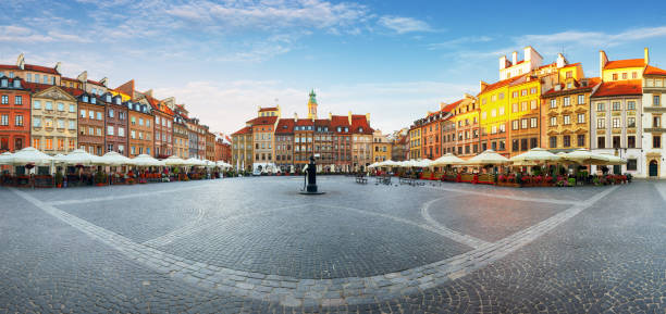 istock Warsaw, Old town square at summer, Poland, nobody 648812908