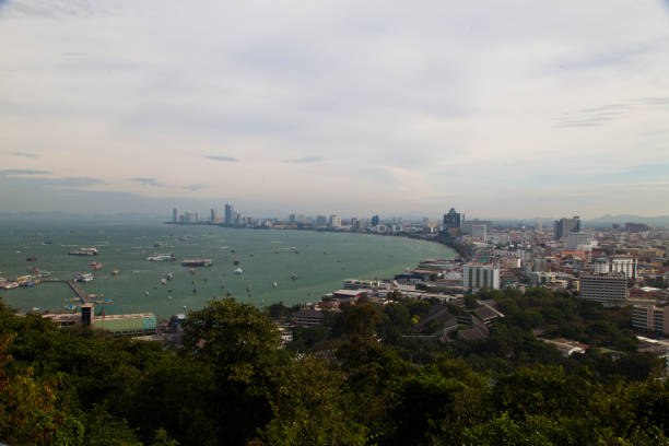 istock View of the sea 648825326