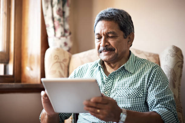 istock Technology is a great way to widen your social circle 648833528