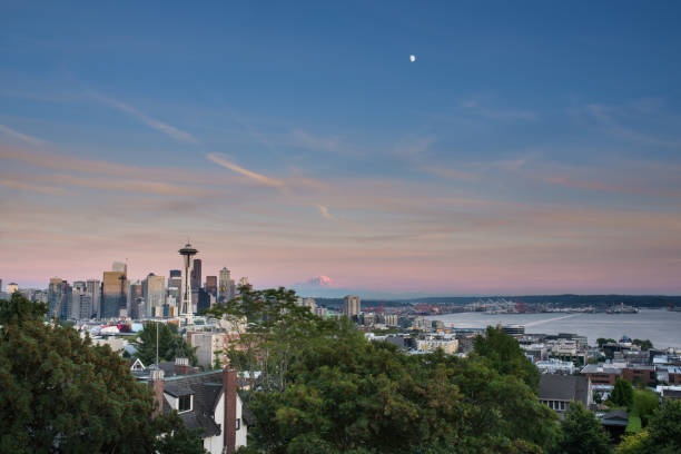 istock Seattle Skyline and Mount Rainier at Sunset 649112036