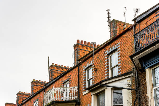 istock Street view of dead end in England 649182474