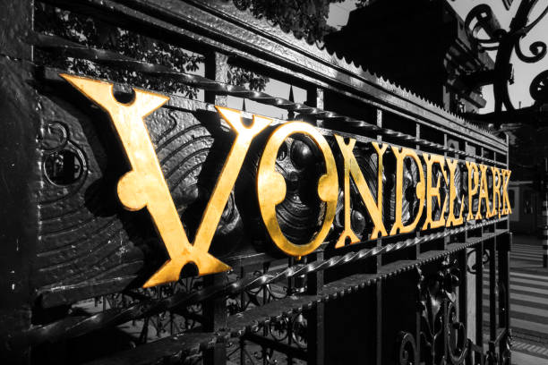 istock Vondelpark in gold 649183424