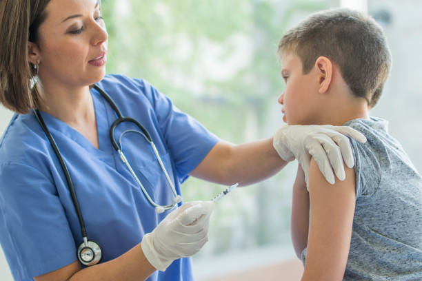 istock Seasonal Flu Shot 649223172
