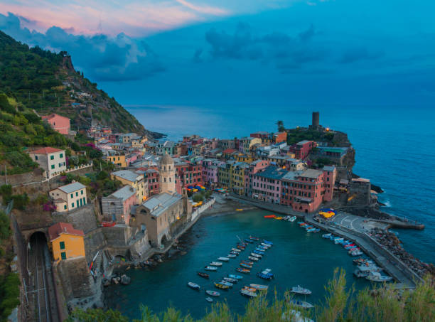 istock Vernazza Sunset II 649274354